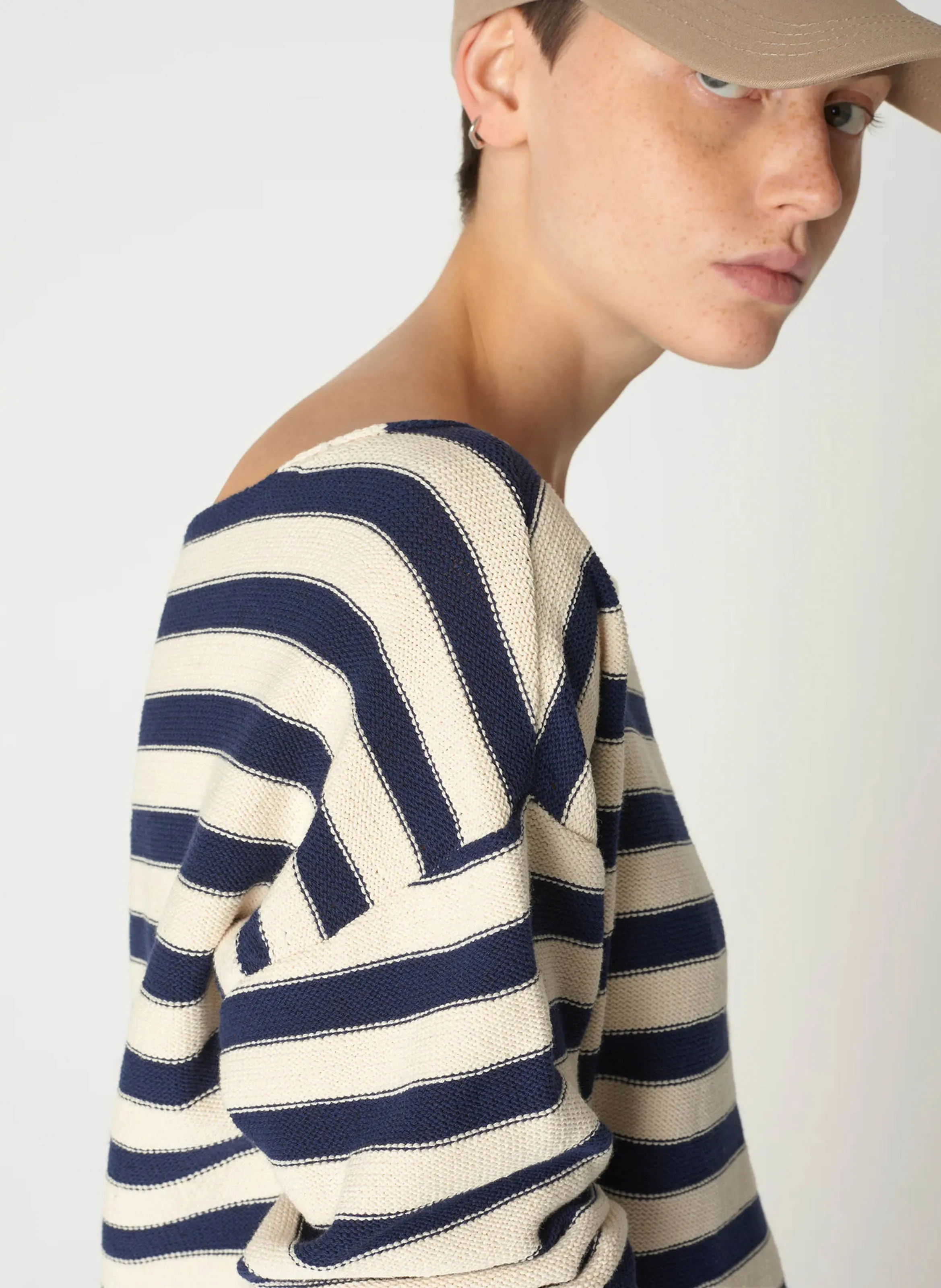 ACOTE Jersey de mezcla de algodón a rayas con cuello barco en azul