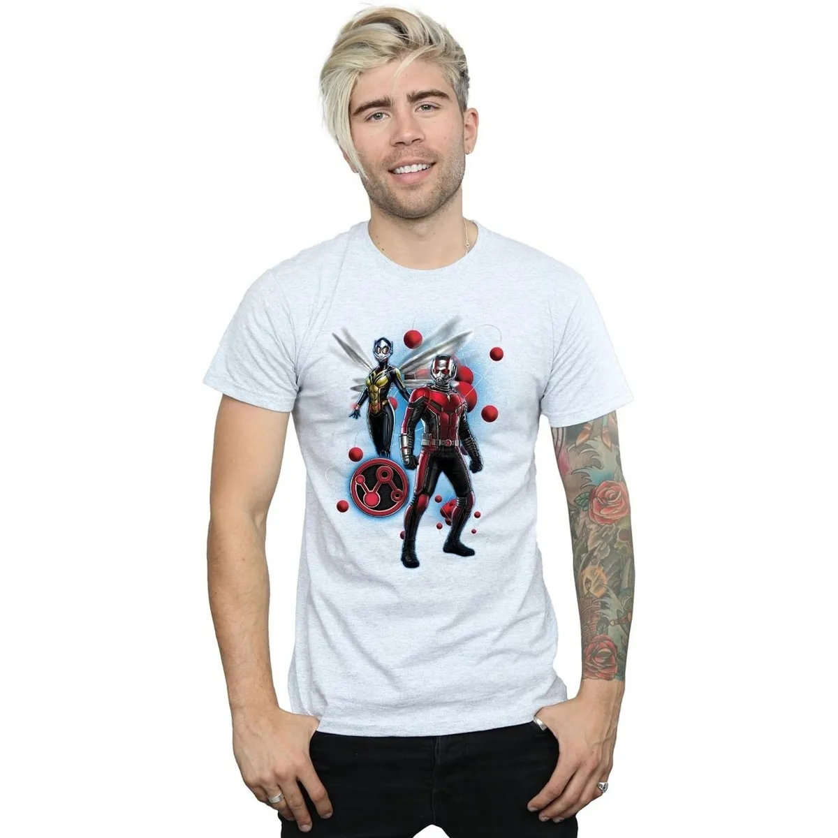 ANTMAN AND THE WASP PARTICLE POSE