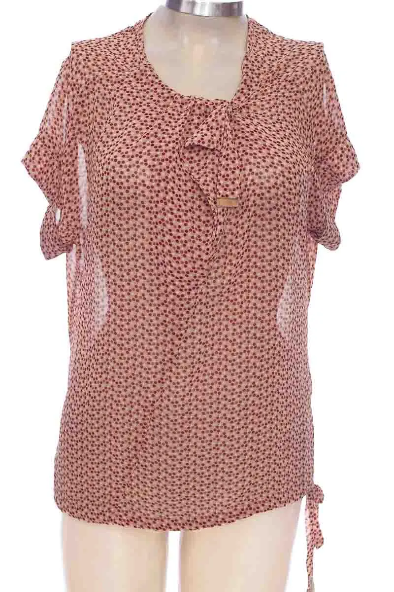 BLUSA COLOR ROSADO  CHEVIGNON