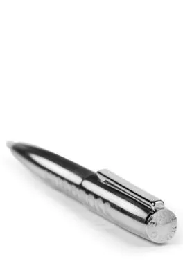 Bolígrafo cromado con logo tonal