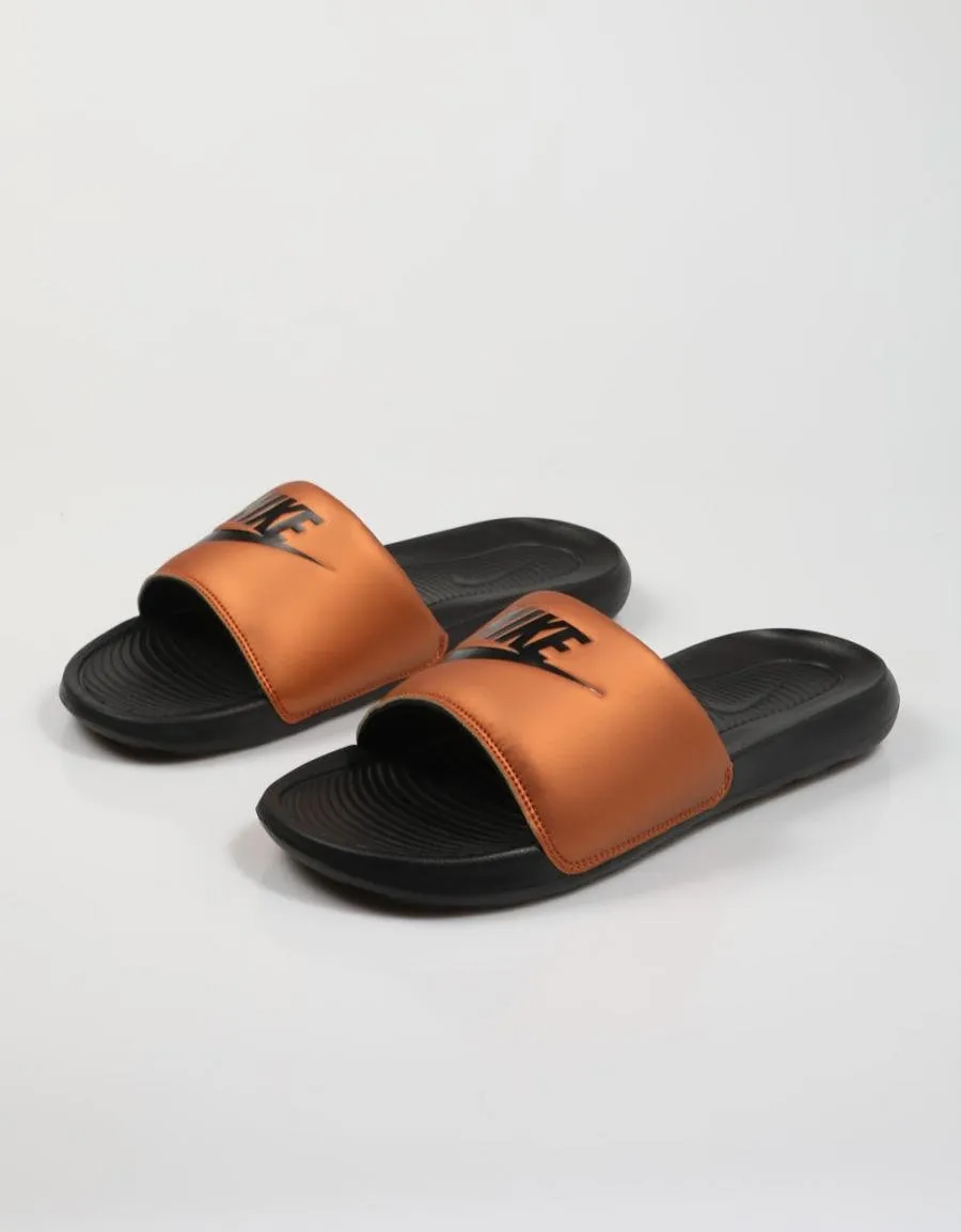  chanclas NIKE Victori en Oro 74590