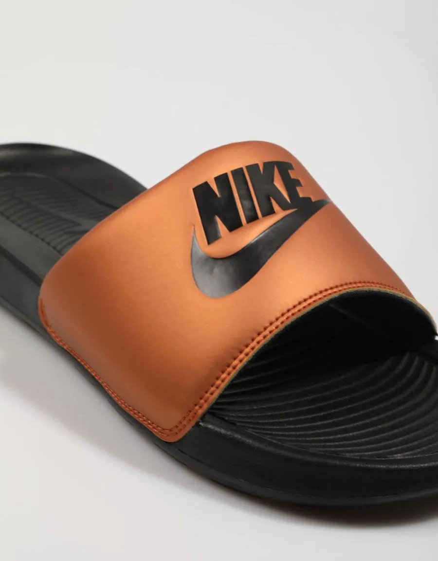  chanclas NIKE Victori en Oro 74590