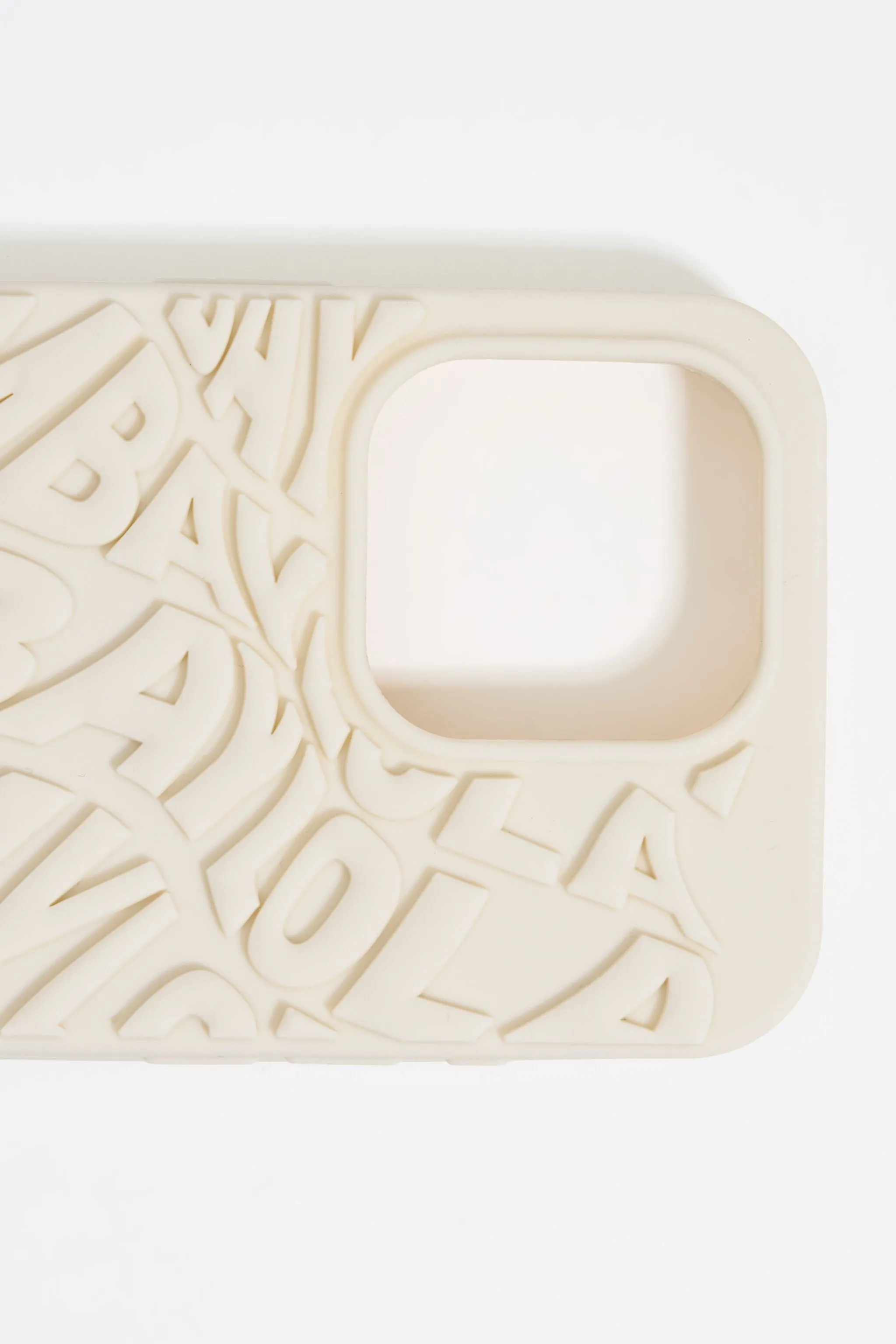 Funda iPhone 15 Pro silicona logo marfil