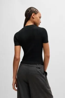 Jersey de cuello medio con punto de canalé irregular