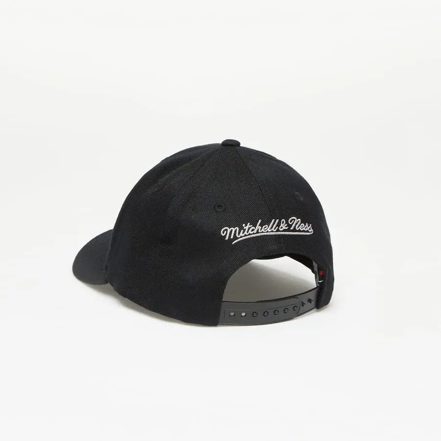 Mitchell & Ness NHL Team Logo Snapback Kings