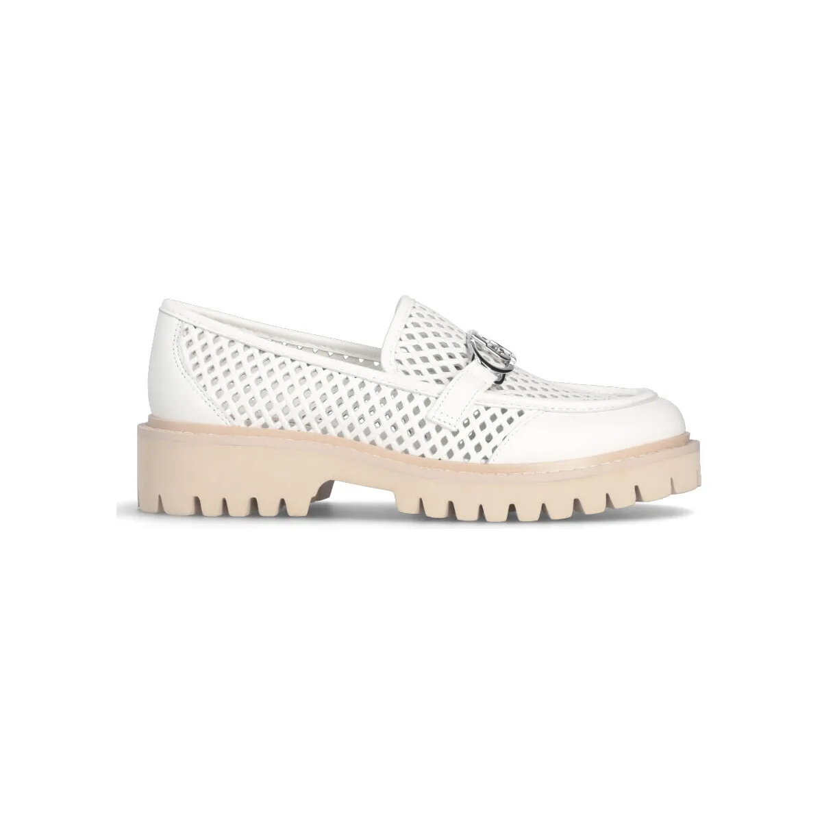 Mocasines de piel con perforaciones
