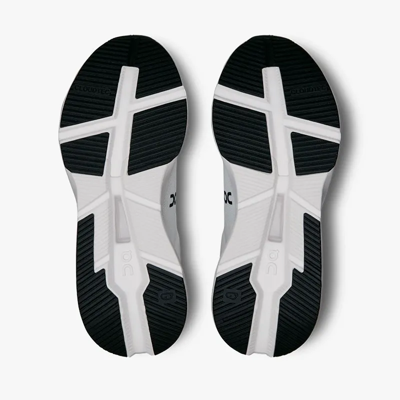 ON CLOUDNOVA X WHITE/BLACK