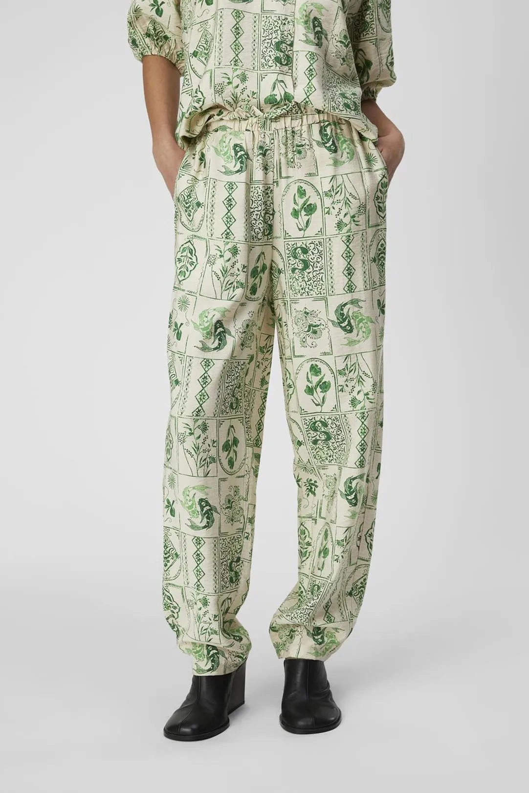 PANTALÓN ESTAMPADO OBJELI VERDE