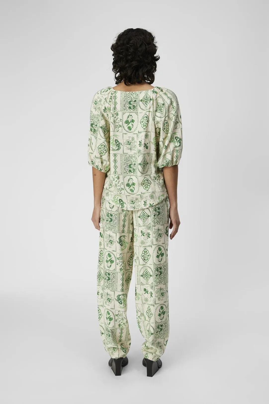 PANTALÓN ESTAMPADO OBJELI VERDE