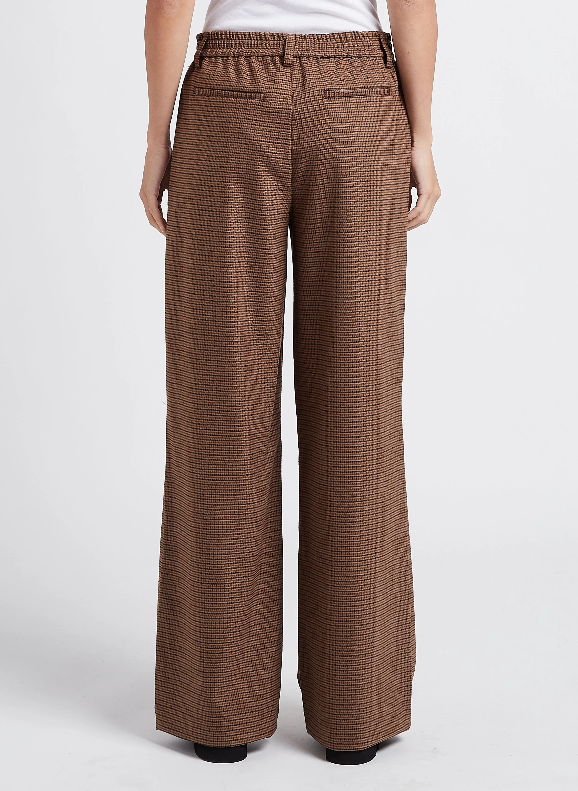 Pantalón ancho de rayas en beige