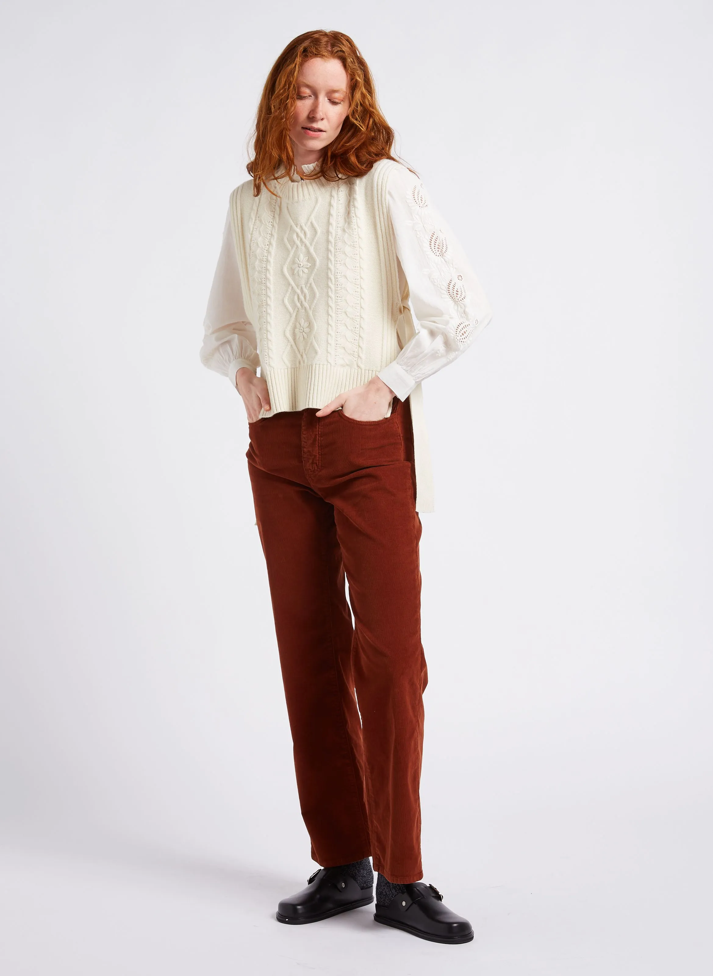 PERRINE  PANTALóN RECTO DE ALGODóN ACANALADO EN BEIGE