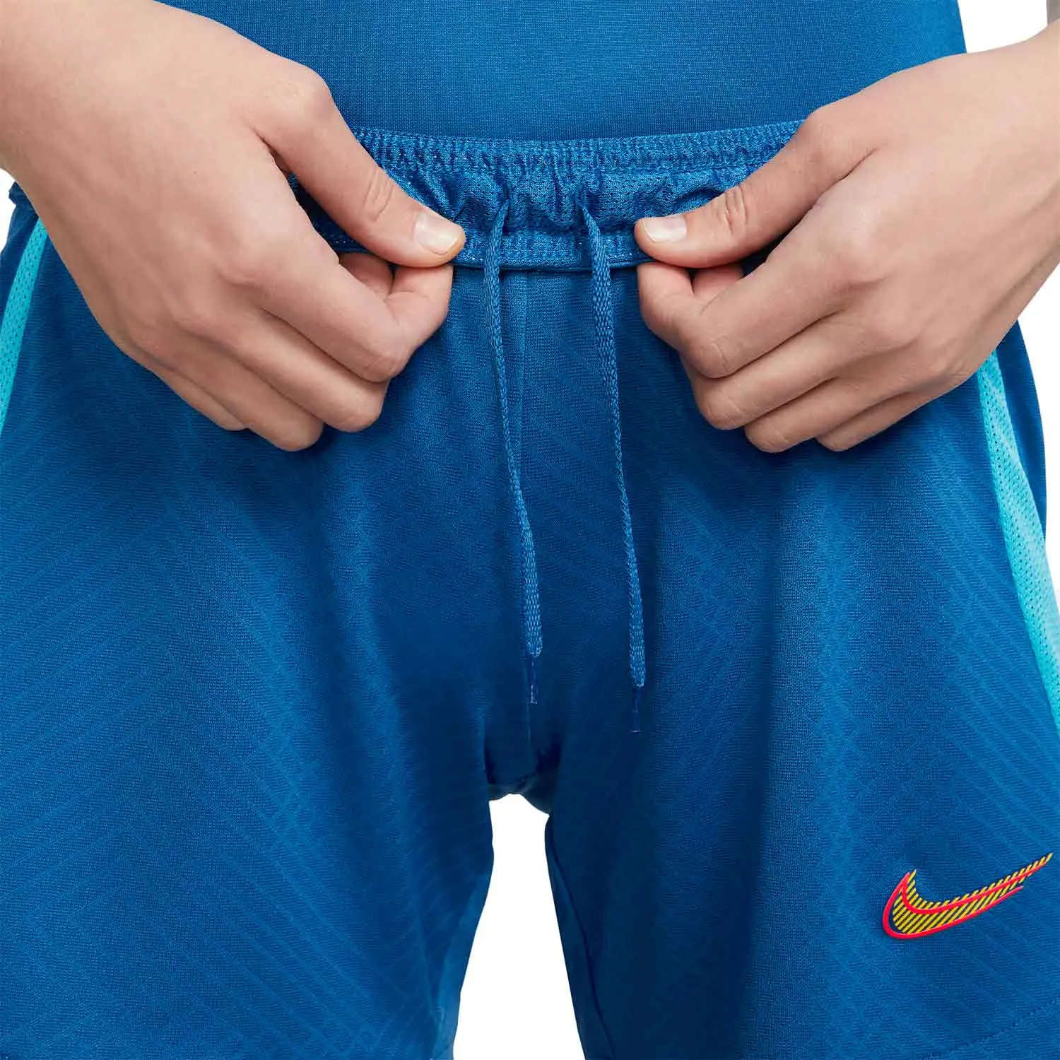 SHORT NIKE MUJER DRIFIT STRIKE