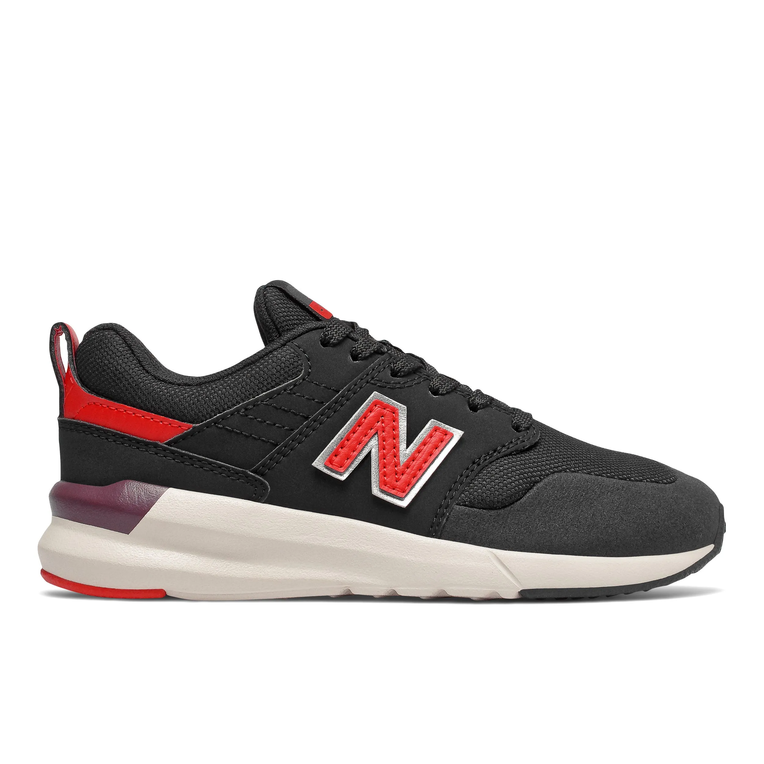 Zapatillas Urbanas Niño New Balance 009 Negra