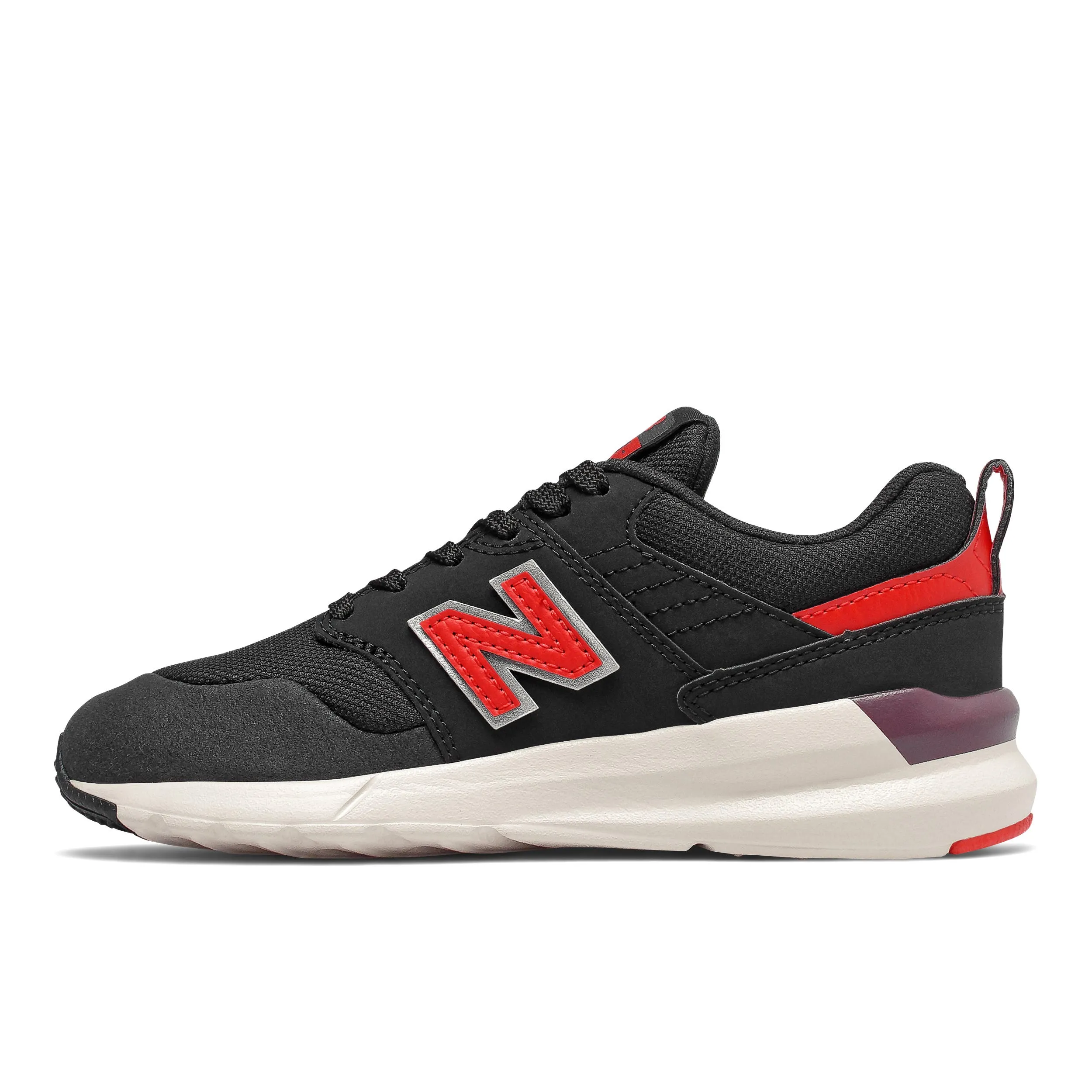 Zapatillas Urbanas Niño New Balance 009 Negra